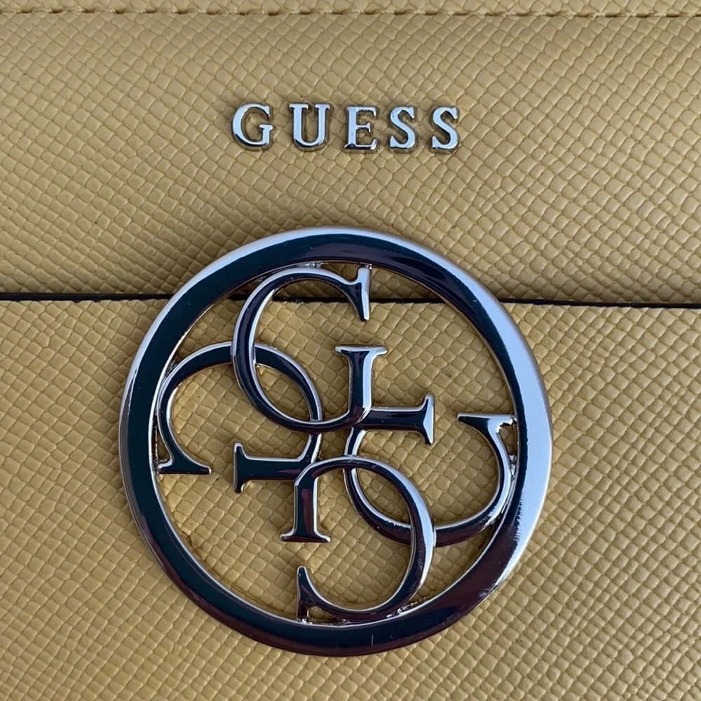 New Guess Womens Kamryn Zip-Around Wallet